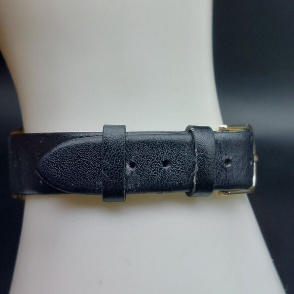 Vintage 1990 Guess Inc. Quartz Watch With Black Leather Strap & Gold-Tone Case - Picture 10 of 11